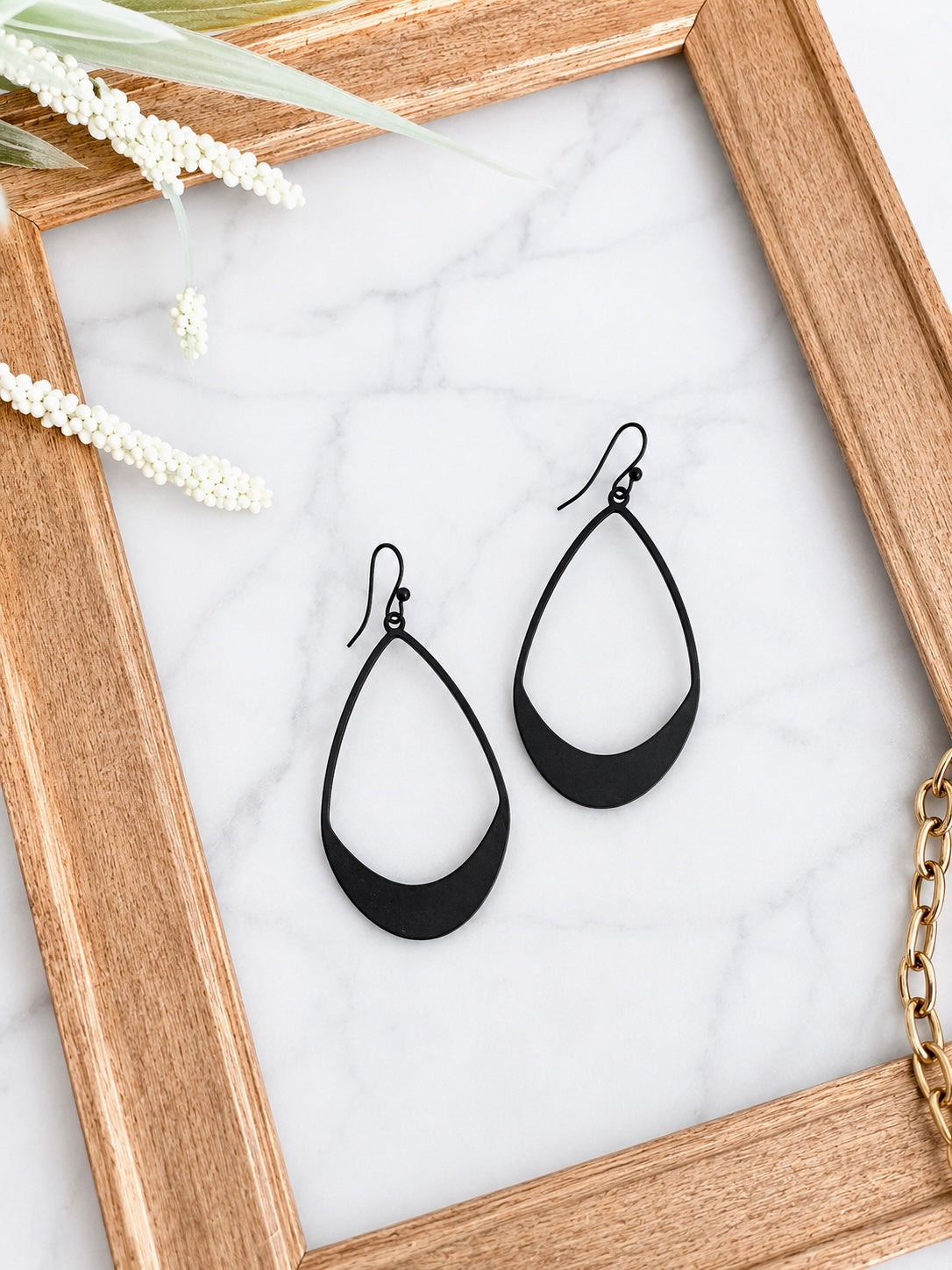 Black Metal Teardrop Earrings